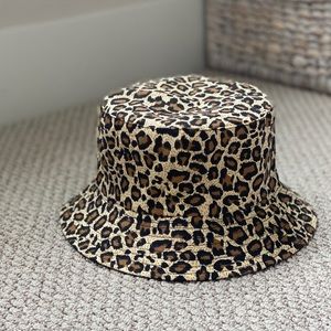 Beautiful bucket hat! 😍